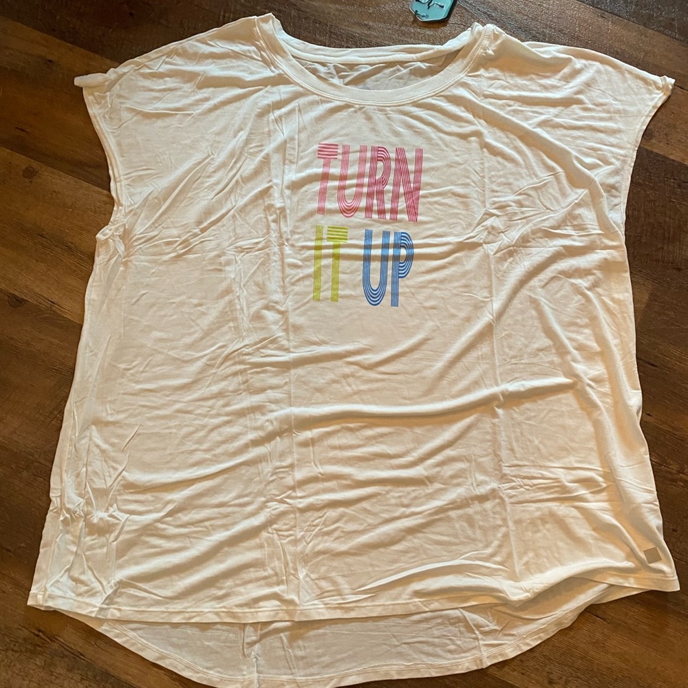 LuLaRoe, Tenacious Tee 2X New, never worn